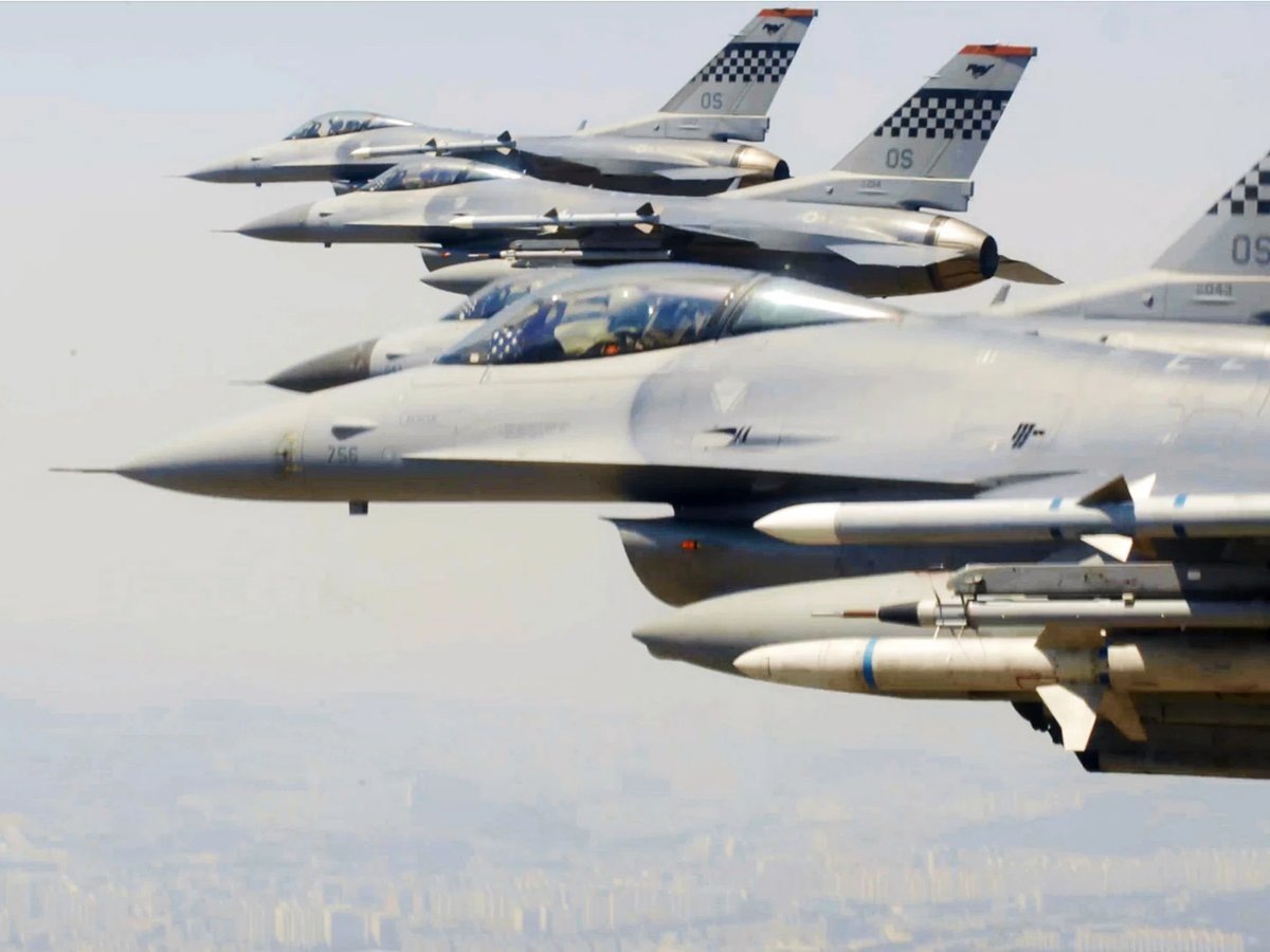     Несмотря на то, что истребители двух стран встретились в воздухе, до прямого столкновения дело не дошло