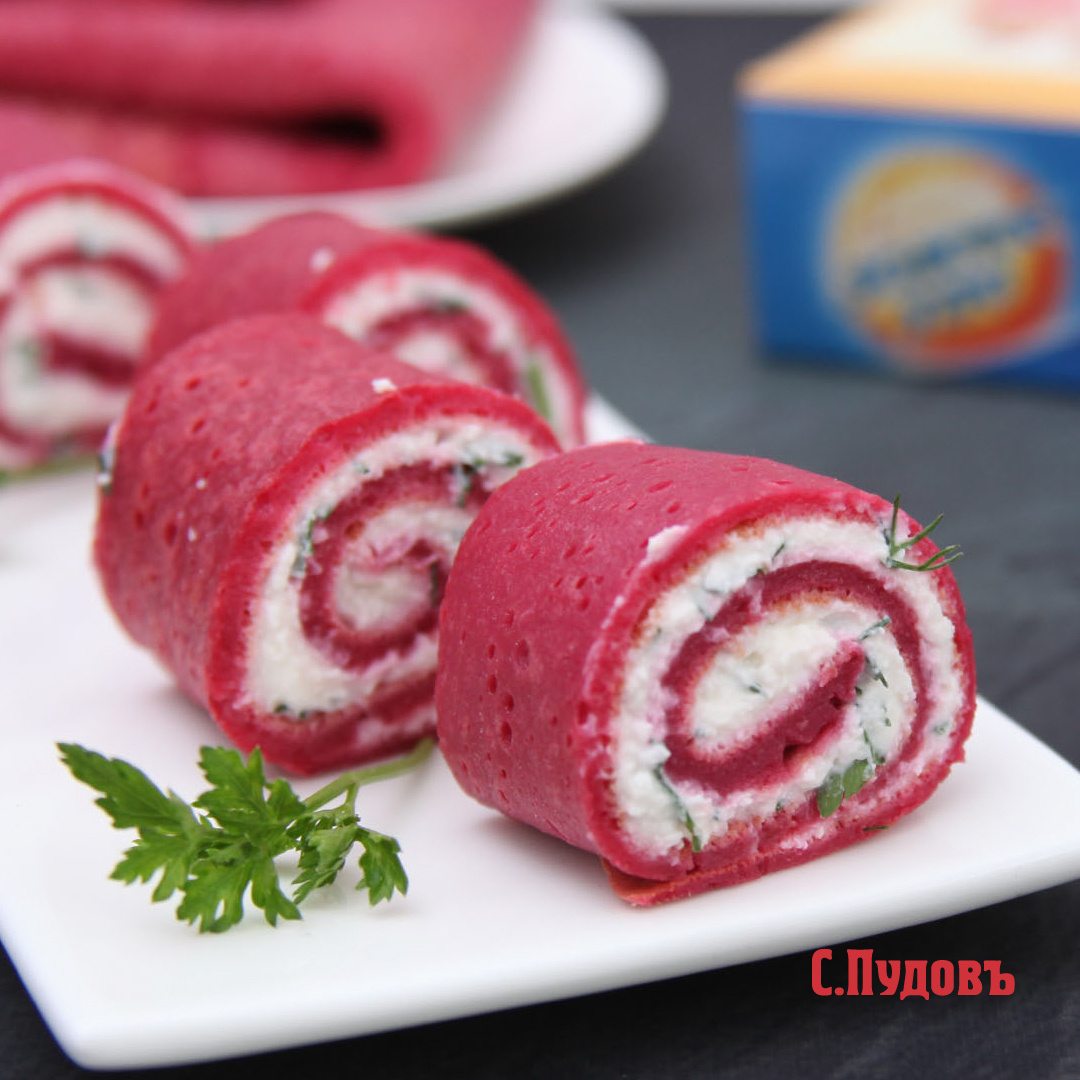 Рулетики из свекольных блинов