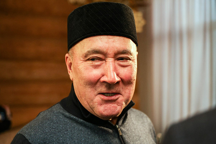    Вице-спикер Госсовета РТ Марат Ахметов: «Ислам — наш ориентир. Раньше мы блуждали, не могли его найти, нам предлагали другие ориентиры, а теперь возвращаемся к своему справедливому, настоящему»