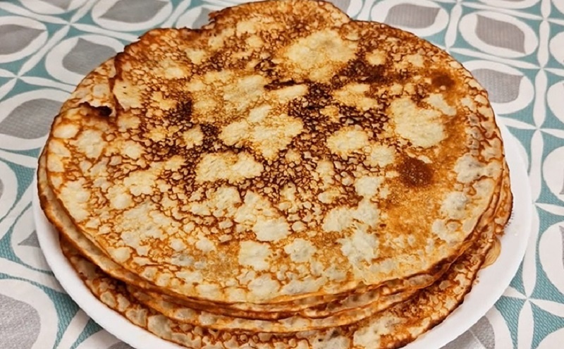 Яблочные блины на молоке: новый взгляд на классику – сочность и аромат в каждом кусочке