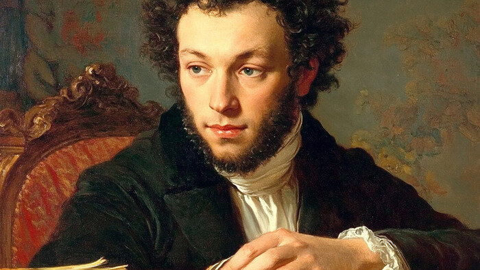 «Гений, картёжник, любовник и вечный должник. Помещаются ли эти определения в одном человеке? Александр Сергеевич Пушкин доказывает: ещё как. И это не отменяет его величия».