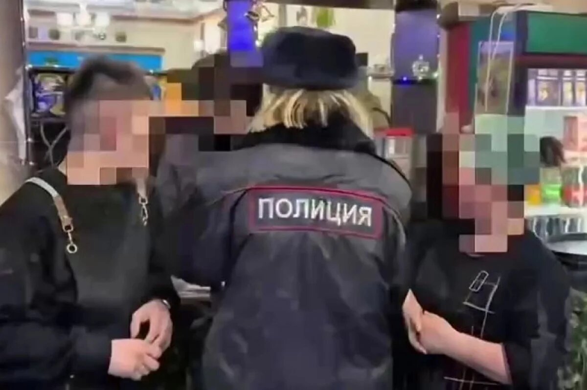    В Южно-Сахалинске полицейские задержали подростков в ходе рейдов по клубам