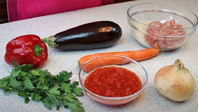 Ленивые рулетики с фаршем: быстрый и сытный вариант домашних пельменей