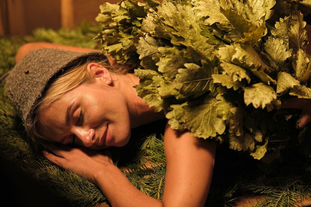 МЯГКОЕ ЖЕНСКОЕ ПАРЕНИЕ