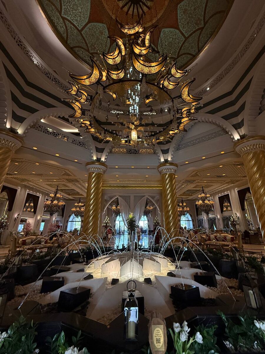 Интерьеры вдохновлены эпохой Османской империи