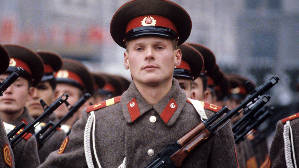 Празднование 69-й годовщины Октябрьской революции в Москве в 1986 году. (с) Игорь Уткин, Александр Шогин/ТАСС