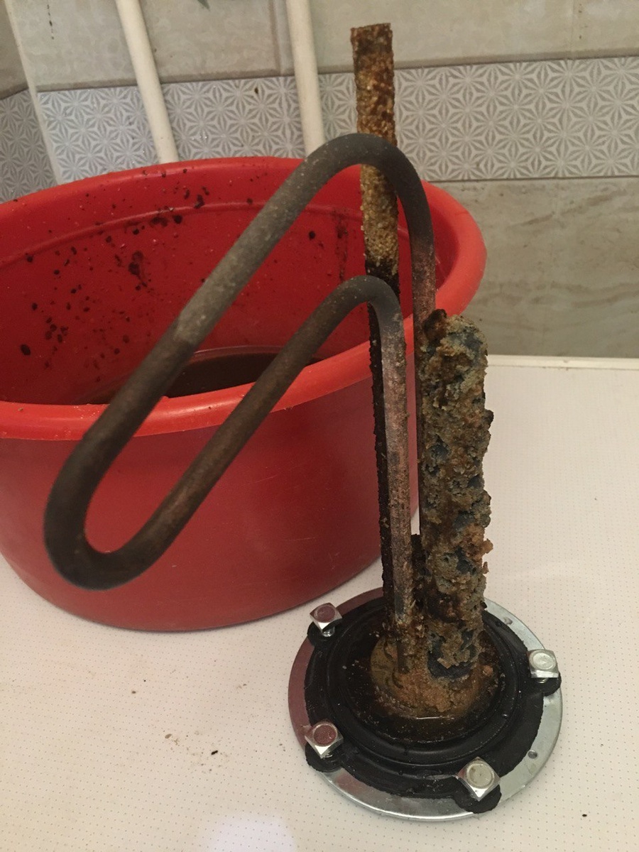 Состояние ТЭНа и стержня после года эксплуатации. Листаем =>