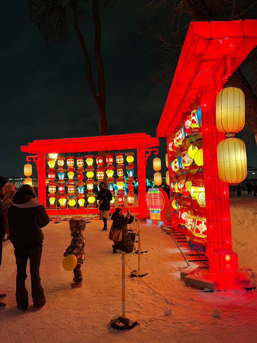 Инсталляция «Миллион фонарей в честь Нового года»