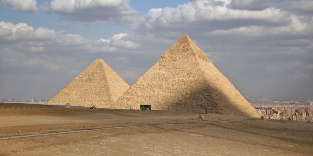 Египтяне строили пирамиды не рабами: тайна древних технологий