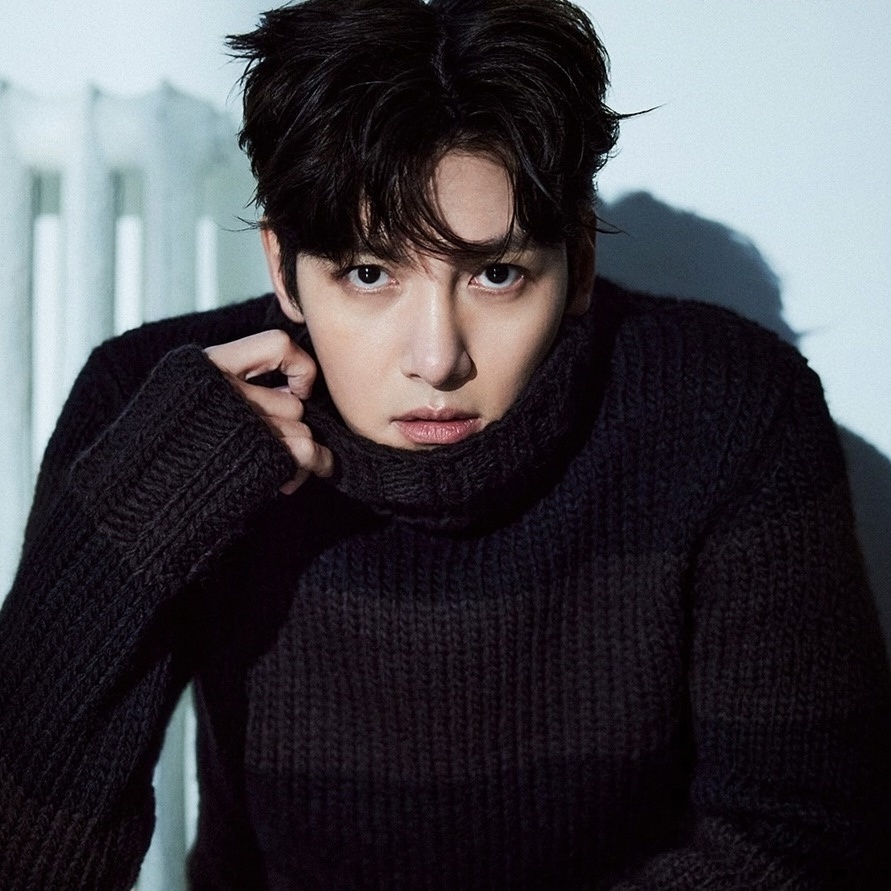 Чжи Чан Ук - южнокорейский актер, певец, модель. Родился в Анян, Кёнгидо 5 июля 1987 года. Актеру 38 лет. Рост 182 см.