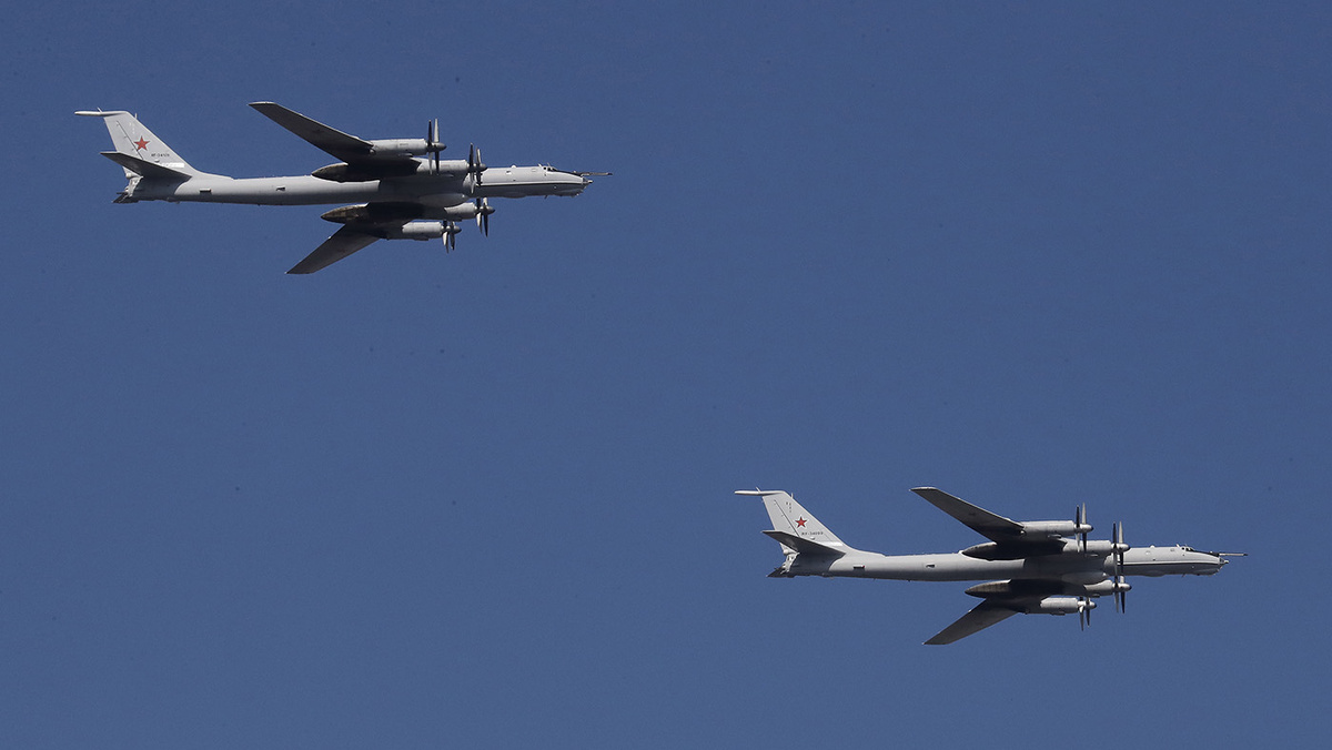  Alatoly Maltsev / EPA / TASS- Ту-95 (архивное фото)