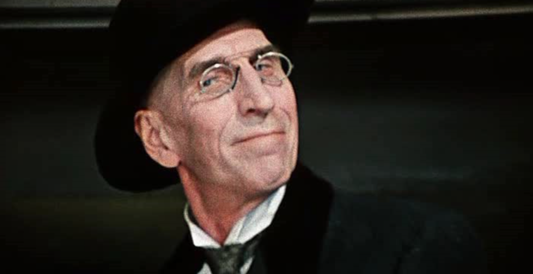 Тёща подглядывала в замочную скважину, пока он соблазнял няню, приехавшую из деревни. Какой на самом деле была личная жизнь Сергея Филиппова