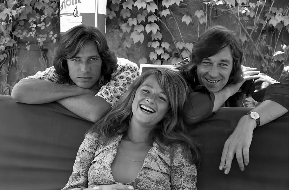 Рэнделл Лоуренс, Шарлотта Рэмплинг и Брайан Сауткомб.