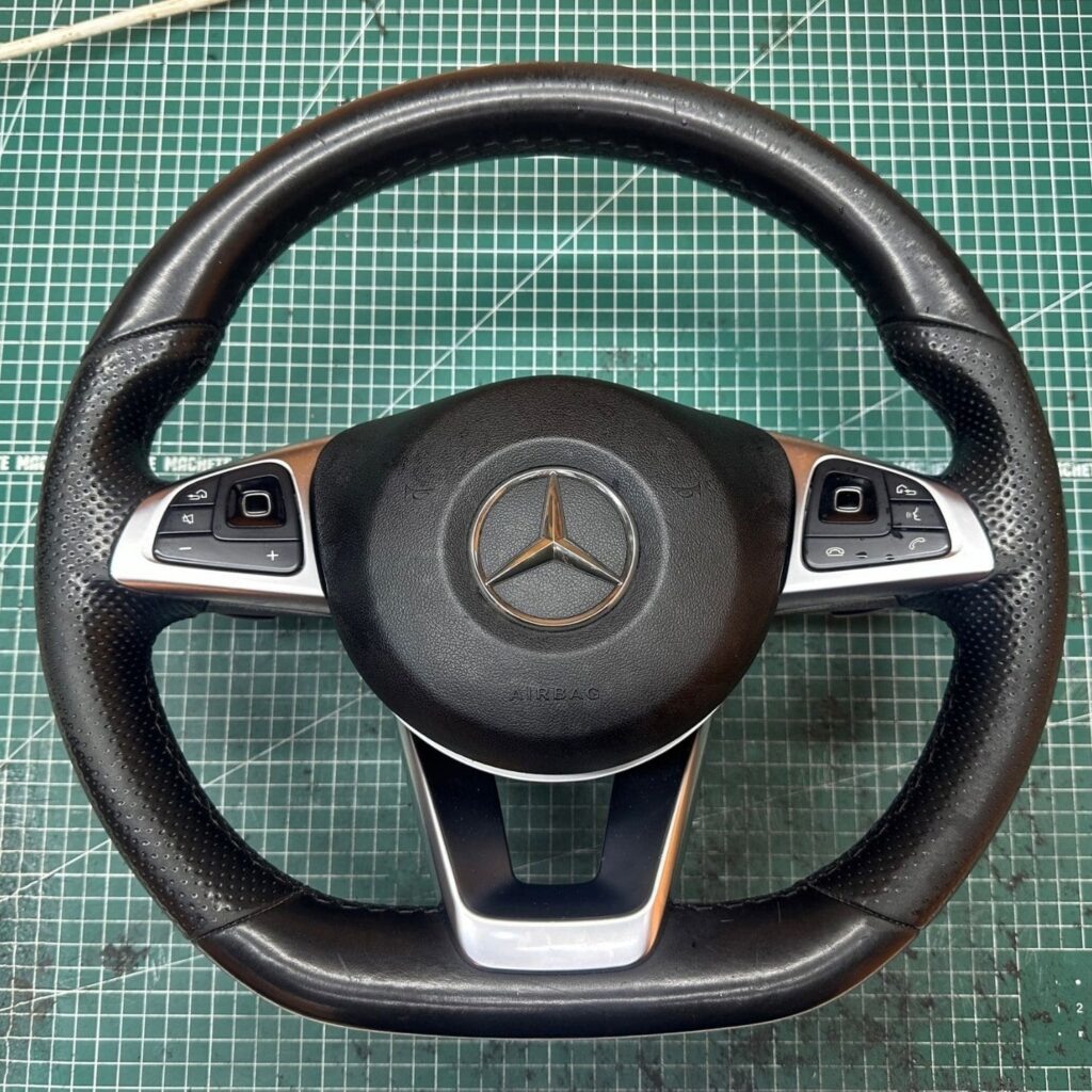 Mercedes C117 CLA Class до перетяжки руля