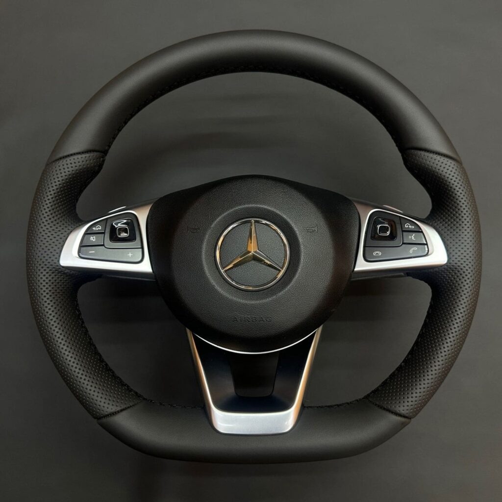 Mercedes C117 CLA Class после перетяжки руля в натуральную кожу