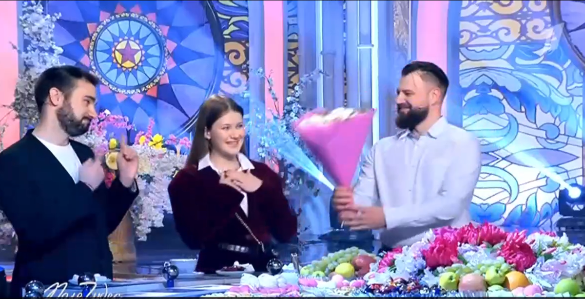 Кадр для канала "Честный блогер" 