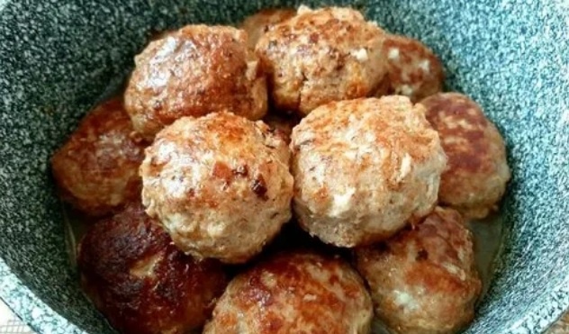 Котлеты с сыром.