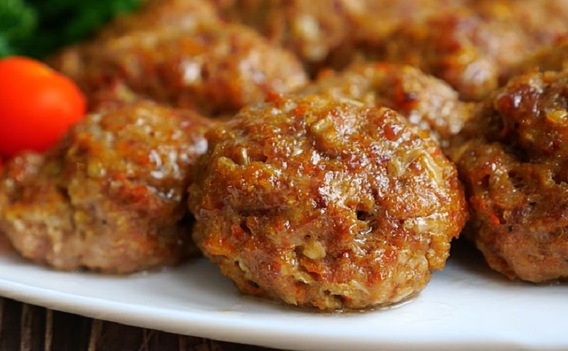 Сочные котлеты с помидорами: секретный рецепт, который покоряет с первого раза