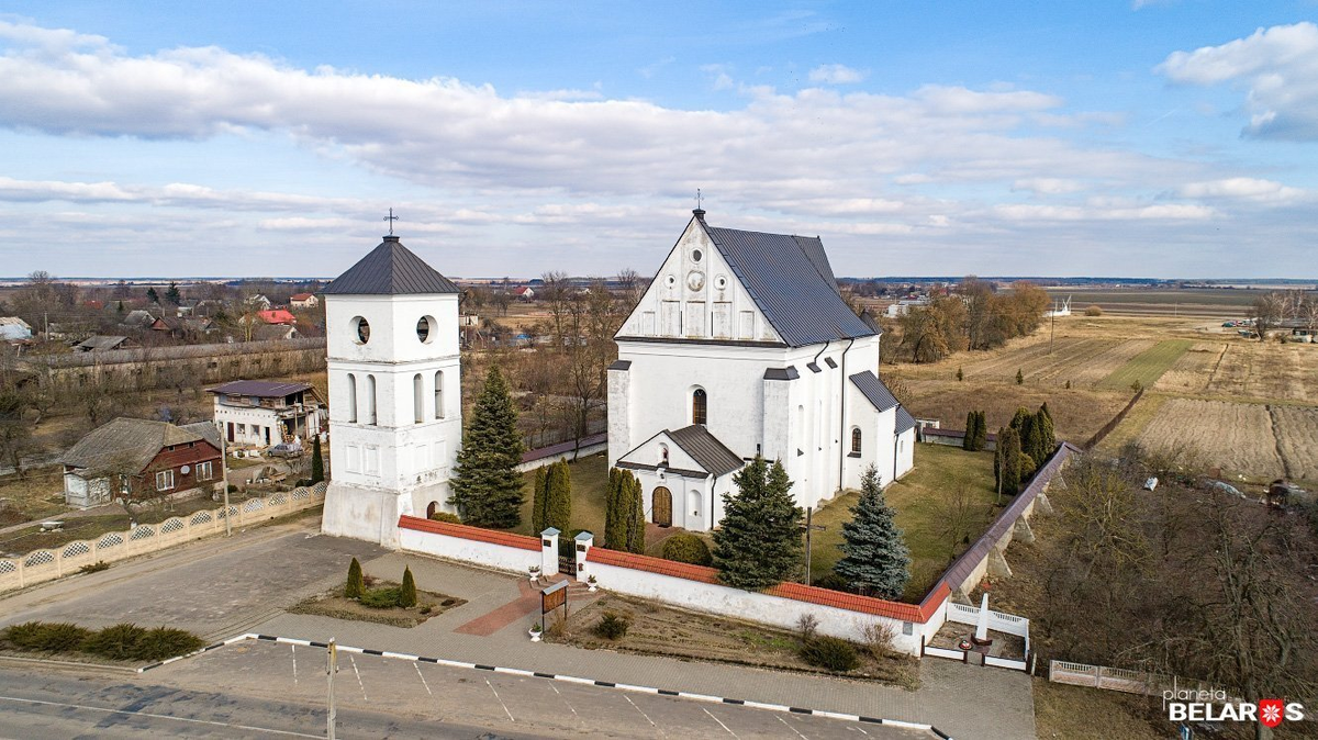 Костел Святой Троицы в Чернавчицах. Фото 2019 г.
