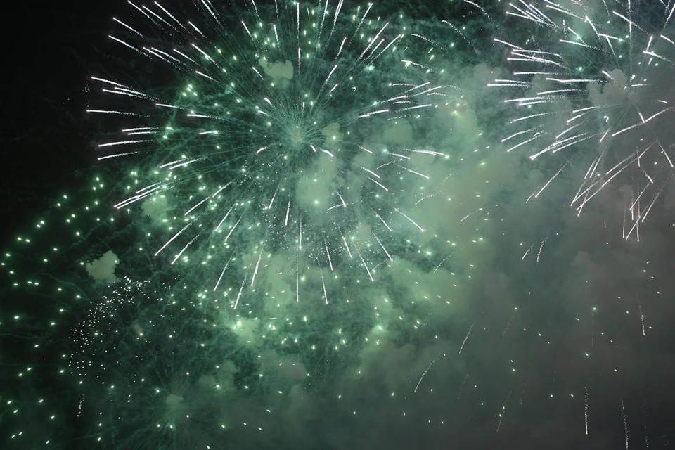 Яркое световое представление состоится 23 февраля.
Фото: Алексей БУЛАТОВ.