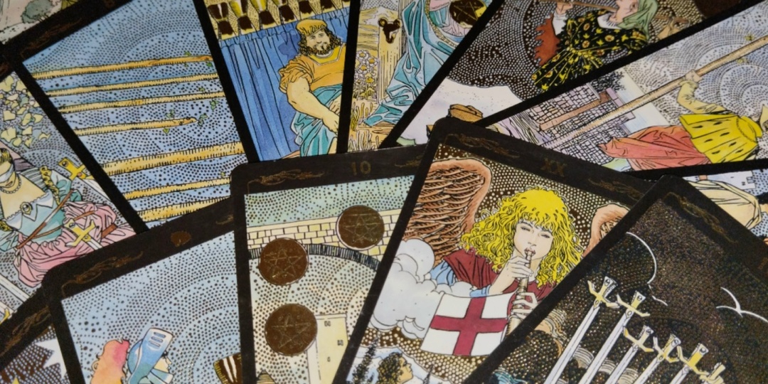 Его чувства, планы и действия. Расклад на Таро