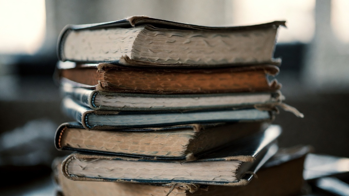 Вторая жизнь бумажных страниц: как использовать старые книги в интерьере Дмитрий Петров📷
