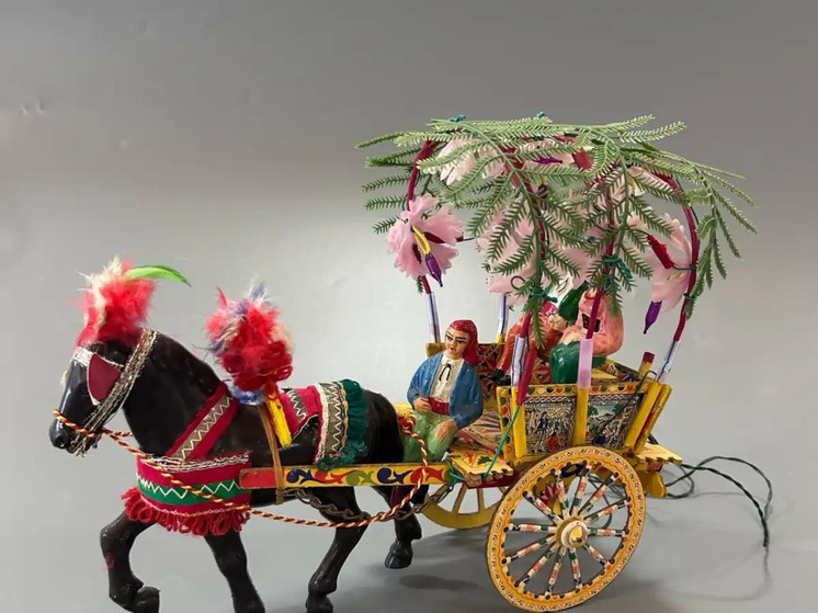     На выставке «На золотом крыльце сидели» представлены редкие находки игрушек X–XV веков из археологических раскопок Великого Новгорода. Фото: пресс-служба Новгородского музея-заповедника