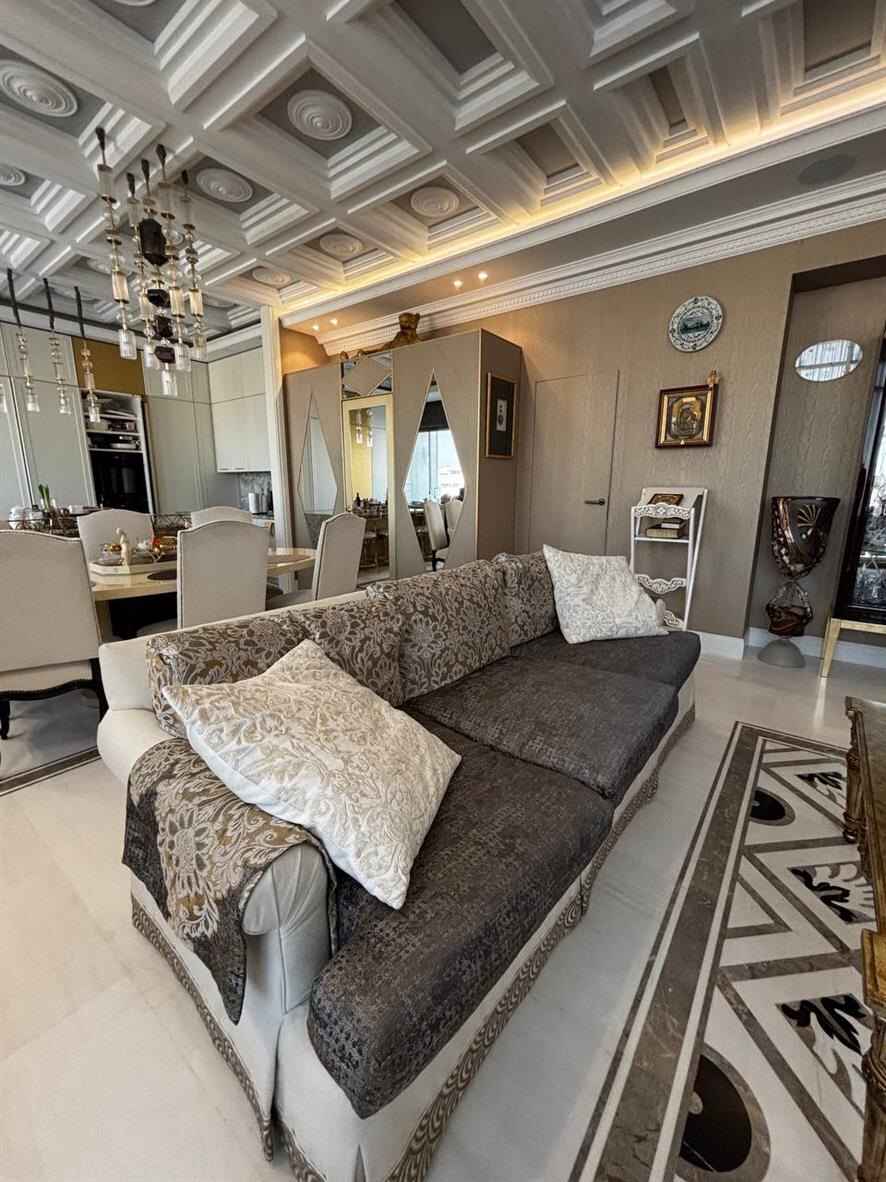 Диван Ralph Lauren - один из наших клиентов по химчистке