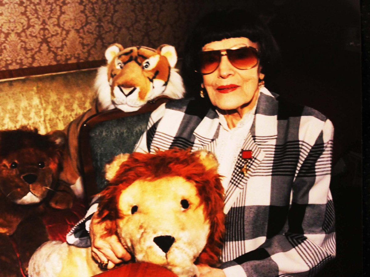 Ирина  Николаевна у себя дома.  (фото Белясова Анатолия).