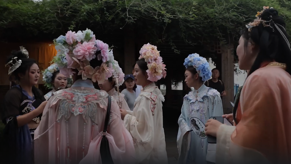 ФОТО: Кадр из программы "Загадки человечества", РЕН ТВ