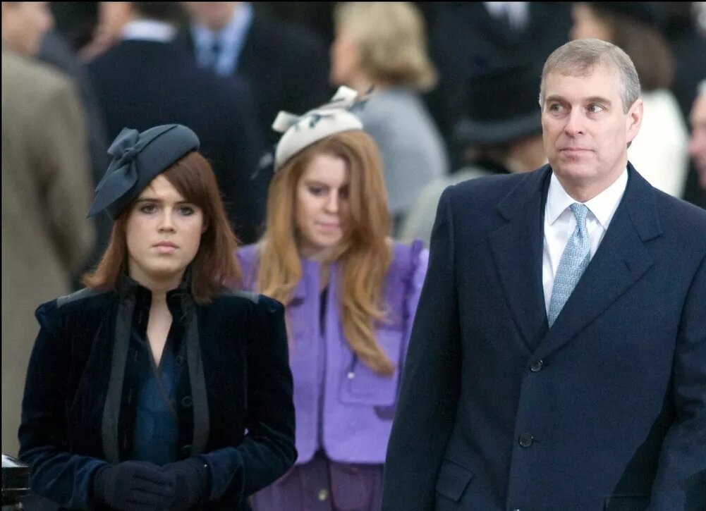    Реакция принцесс Беатрис и Евгении на арест отца