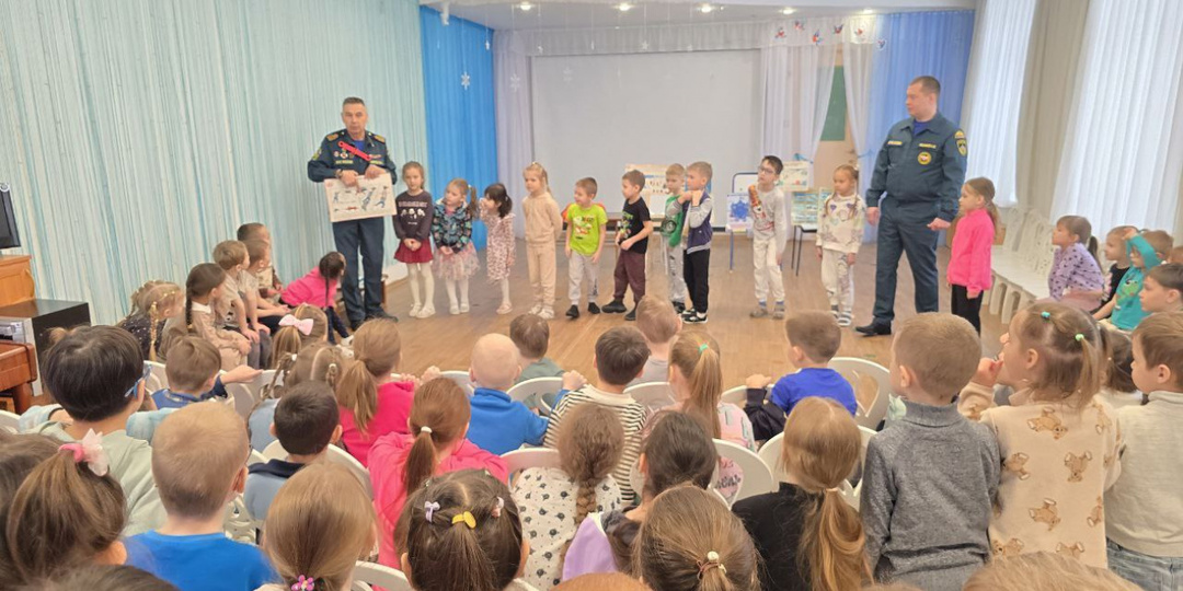 В Новочебоксарске дети из "Веселого гнома" попробовали себя в роли спасателей под руководством специалистов