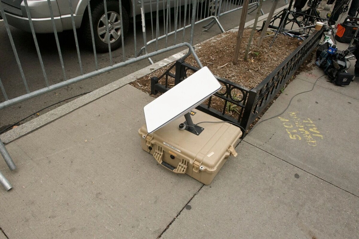 Starlink первым начал массовое применение плоских спутниковых антенн с фазированной решеткой   SWinxy / Wikimedia