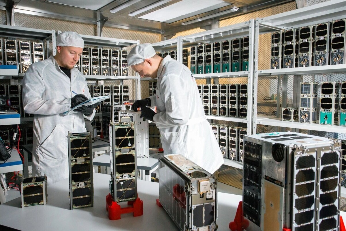 Российская компания «Спутникс» готовит свои аппараты для прямой связи со смартфонами   Спутникс