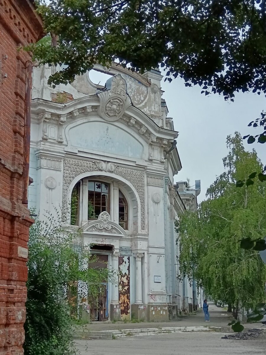    Пассаж Фирсова. Бийск. Источник: Николай Потешкин