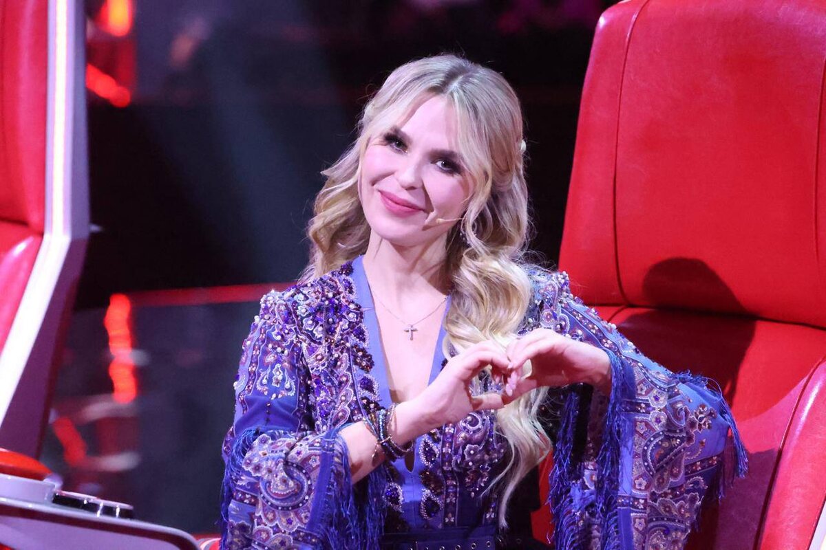 Кадр из шоу "Голос", Первый канал, 14 сезон, этап "Слепые прослушивания", выпуск от 20 февраля 2026 года
