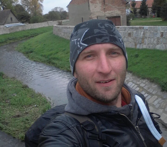 "Это квартира моих родителей, ты здесь "гостья"": заявил муж (40 лет) в моей же квартире, купленной до брака. Чемодан я ему собрала за 15 ми