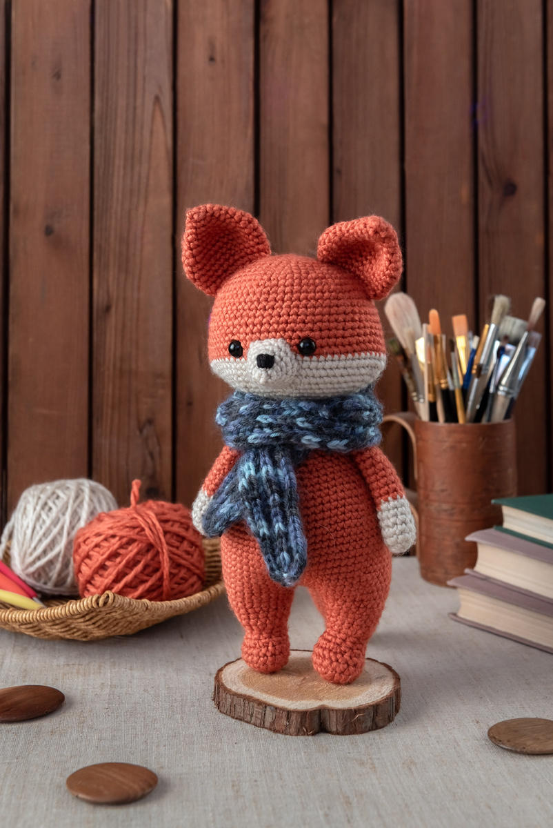 Одна из статей моих доходов - продажа вязаных игрушек, поэтому буду показывать их часто)))