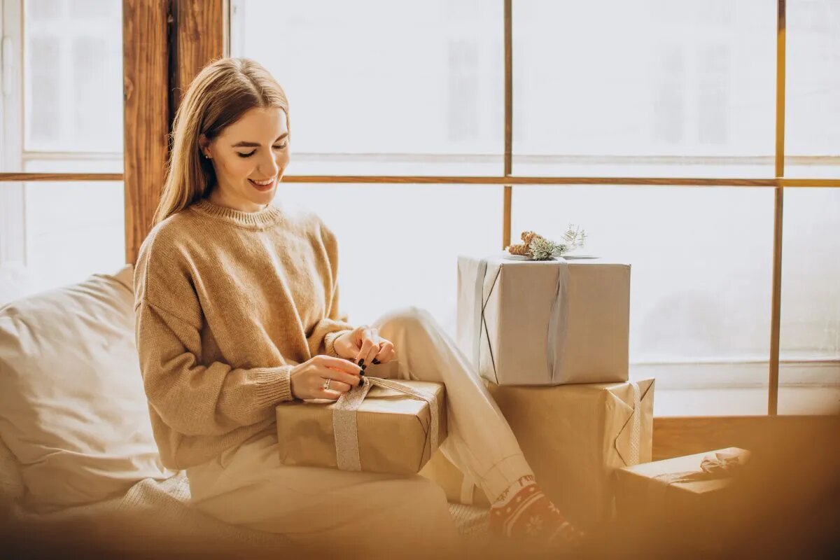 В сегменте корпоративных закупок подарков и сувениров теперь главное - уложиться в определенный бюджет, говорят эксперты // Фото: freepik