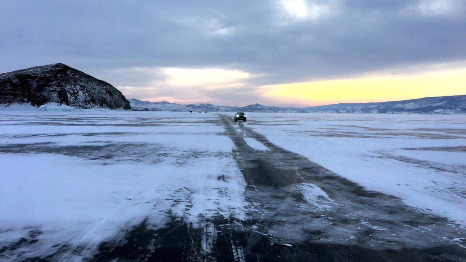     Водителем утонувшей на Байкале "буханки" оказался ранее судимый тренер ИЗВЕСТИЯ/Кирилл Сазонов