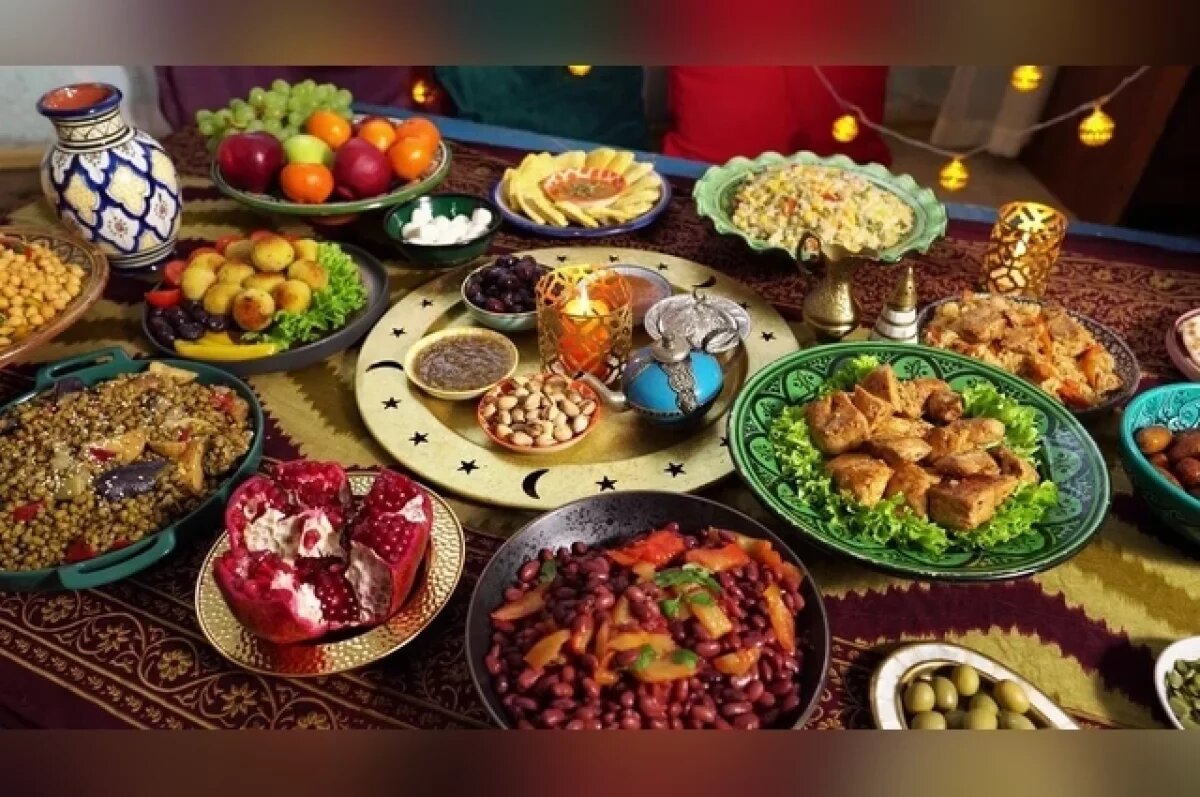    Время, когда верующие отказываются от еды и воды в светлое время суток, чтобы укрепить дух, очистить сердце и приблизиться к Всевышнему.