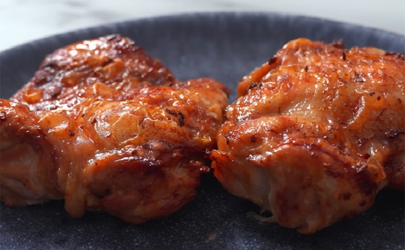 Сочные куриные бедрышки с пряной маринадной корочкой