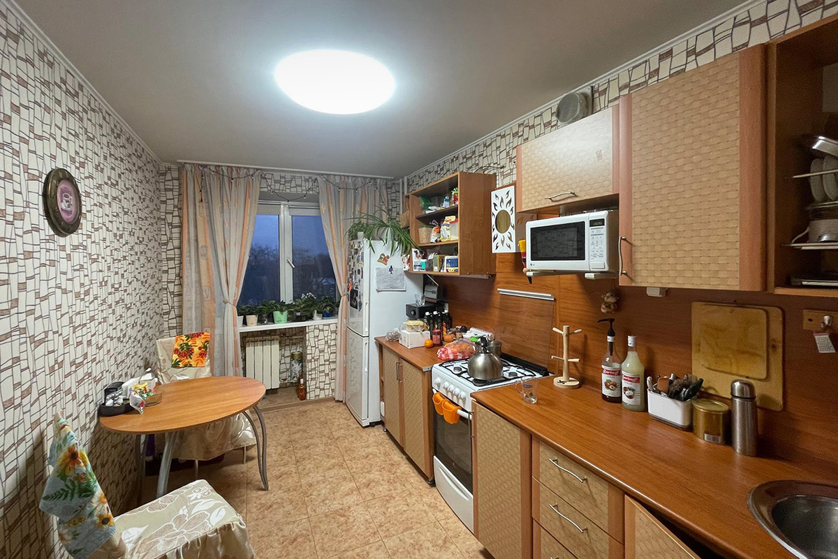 Так выглядела кухня до ремонта. Ее площадь — 11 м²