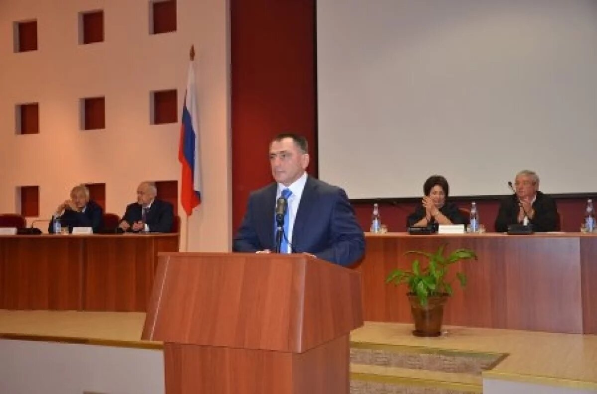    Хадарцев возглавлял Владикавказ с 2014 до середины 2019 года.