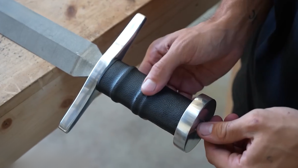 ФОТО: Кадр из программы "Как устроен мир", РЕН ТВ