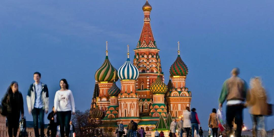 Москвичам начислили кучу налогов за работу "по-черному", но других регионов тоже касается