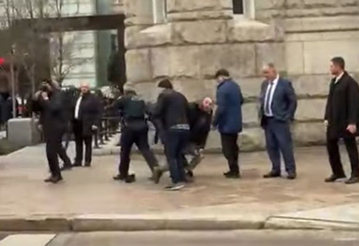     / Источник: Кадр из видео