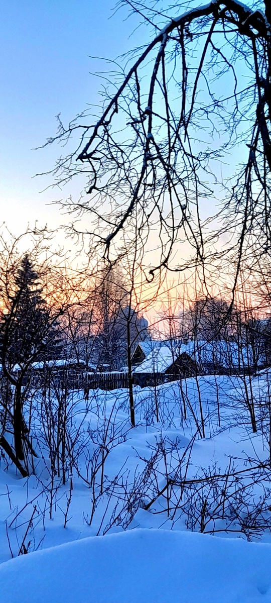 Утонул в снегах мой город....