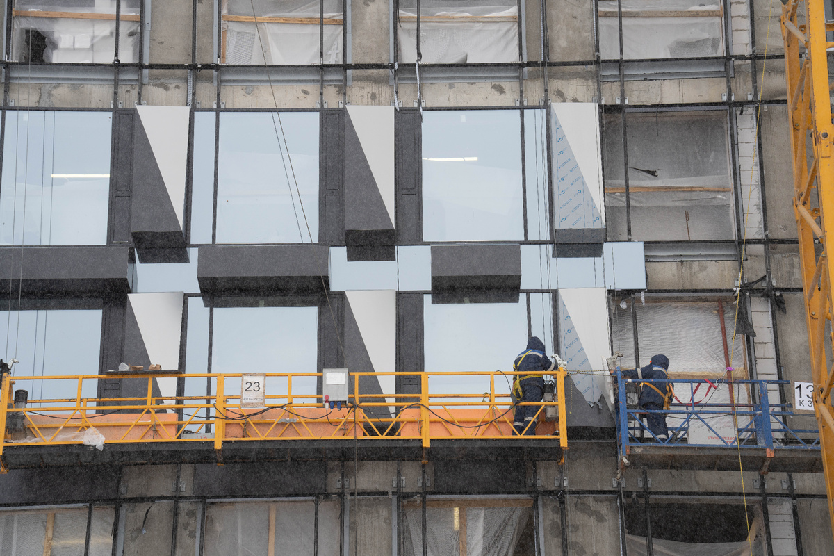 Фасадные работы в сверхквартале Upside Towers на северо-востоке Москвы
