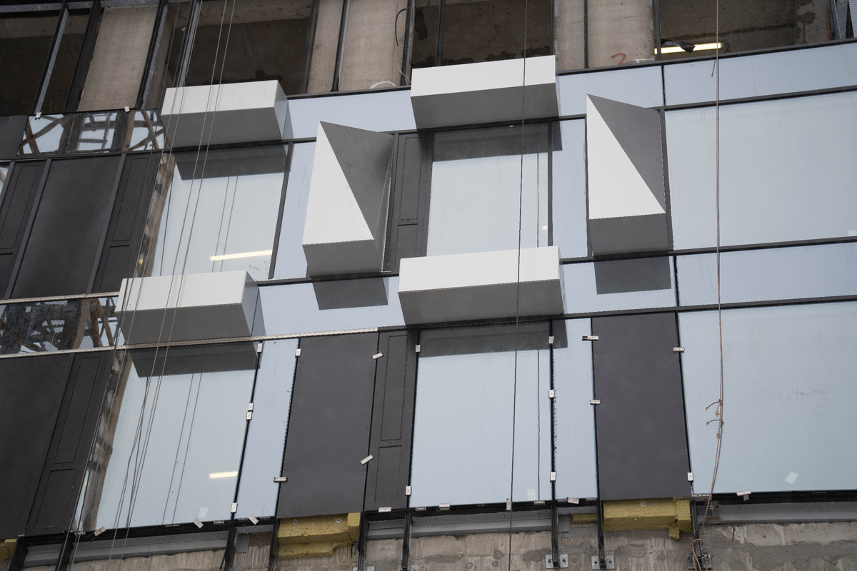 Фасадные работы в сверхквартале Upside Towers на северо-востоке Москвы